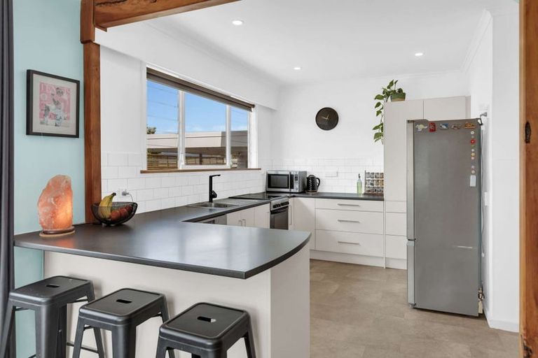 Photo of property in 4 Belvedere Crescent, Takaro, Palmerston North, 4412