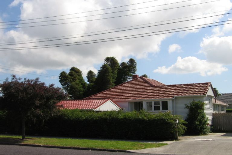 Photo of property in 43 Miranda Street, Avondale, Auckland, 0600