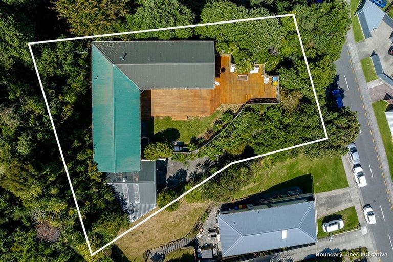 Photo of property in 11 Acheron Road, Paremata, Porirua, 5026