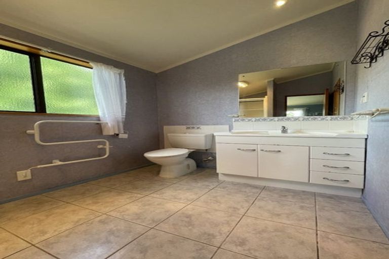 Photo of property in 7 Johnston Place, Welcome Bay, Tauranga, 3112