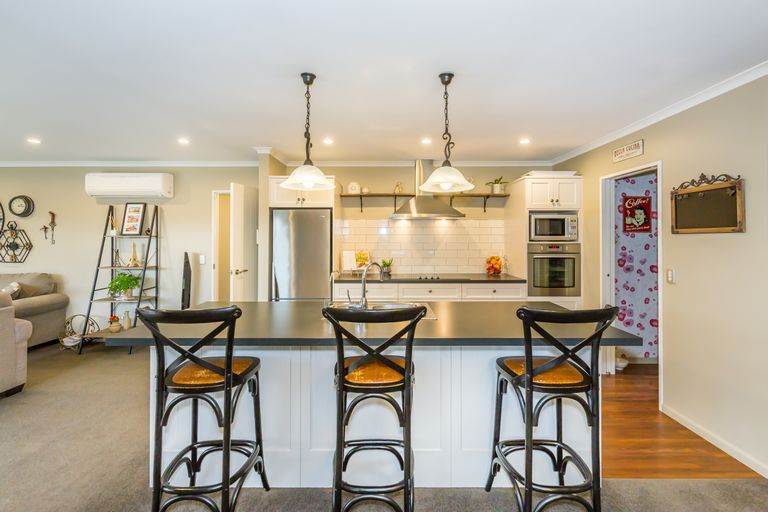 Photo of property in 21 Bernice Crescent, Yaldhurst, Christchurch, 8042