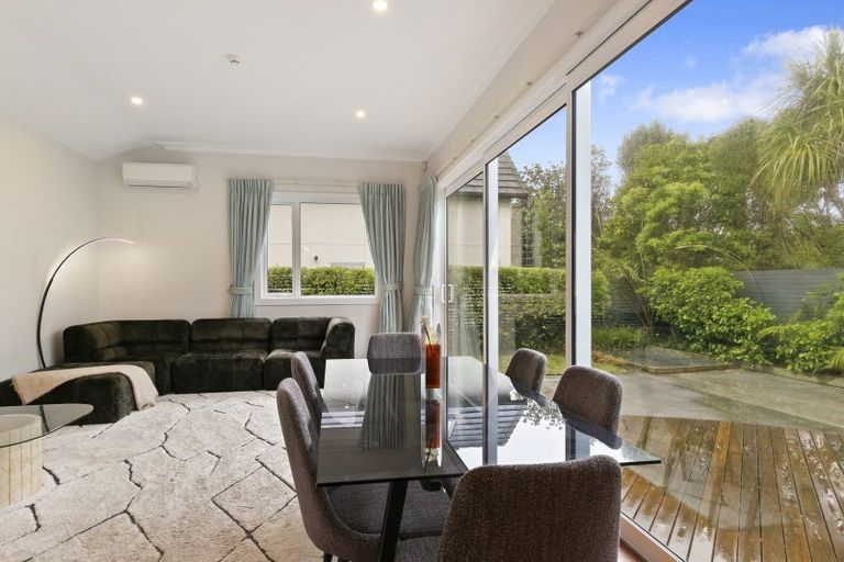 Photo of property in 10 Inglis Street, Seatoun, Wellington, 6022