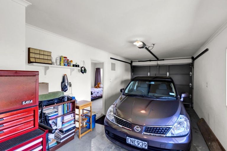 Photo of property in 4 Boulevard Drive, Merrilands, New Plymouth, 4312