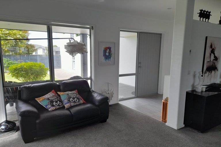 Photo of property in 20 Roseberry Place, Whitianga, 3510