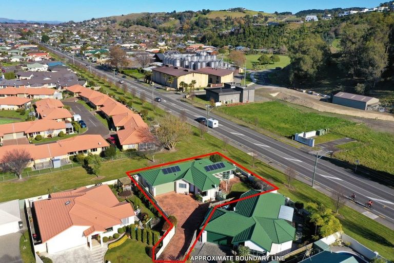 Photo of property in 6a Dules Walk, Taradale, Napier, 4112