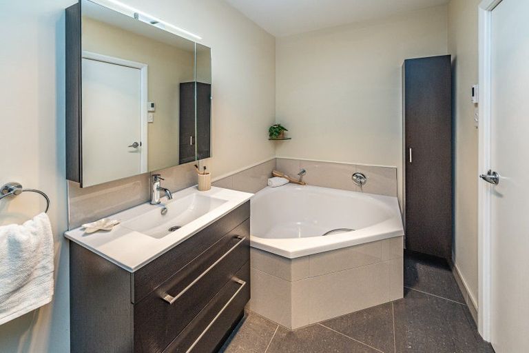 Photo of property in 11 Hillside Terrace, Saint Johns Hill, Whanganui, 4500