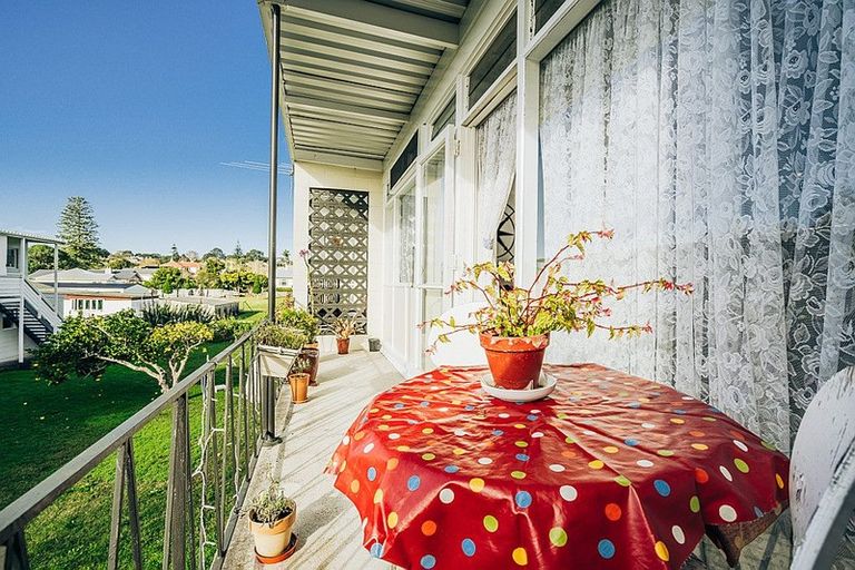 Photo of property in Balmoral Court, 2/130a Balmoral Road, Mount Eden, Auckland, 1024