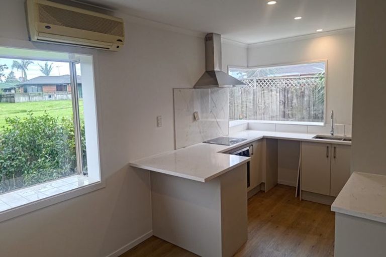 Photo of property in 8 Quartley Place, Huntington Park, Auckland, 2013