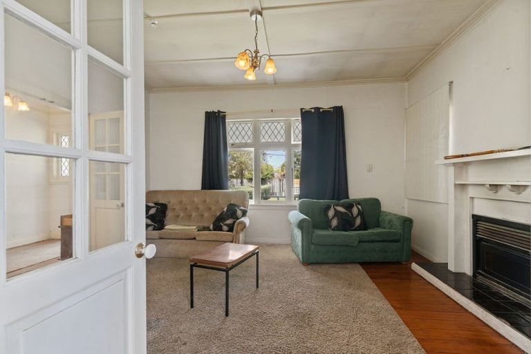 Photo of property in 63 Park Road, Carterton, 5713