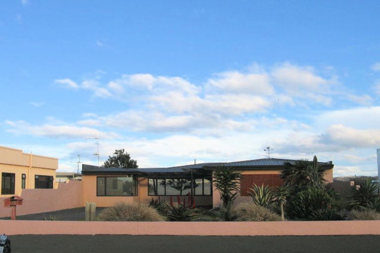 Photo of property in 69 The Esplanade, Westshore, Napier, 4110