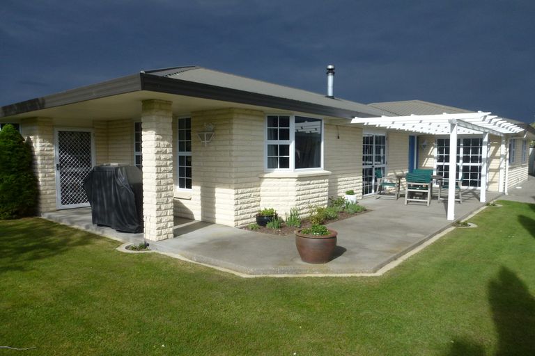 Photo of property in 2 Waldron Place, Clyde, 9330