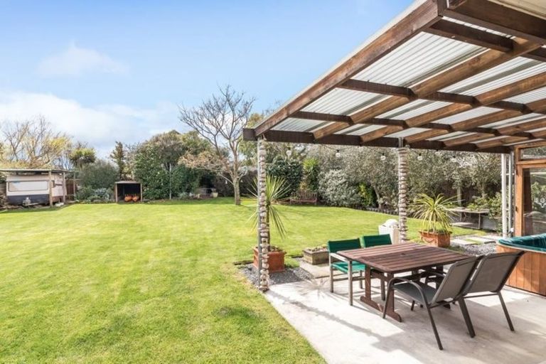 Photo of property in 10 Titoki Avenue, Waipahihi, Taupo, 3330