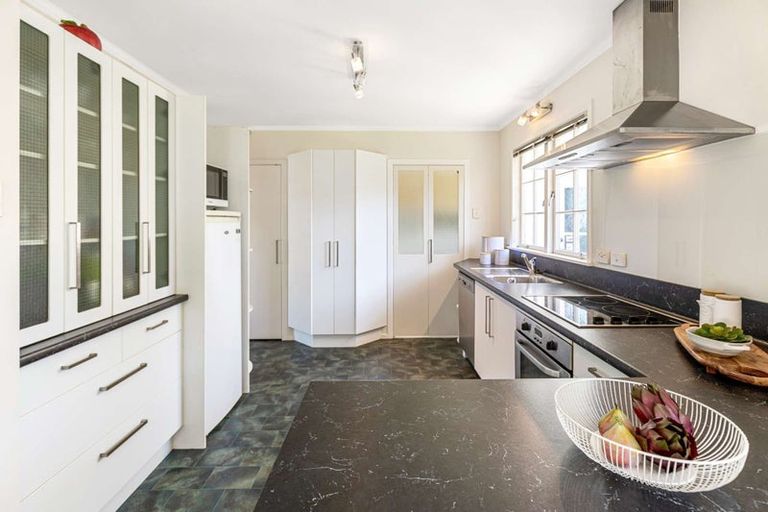 Photo of property in 73 Parkes Avenue, Saint Johns Hill, Whanganui, 4501