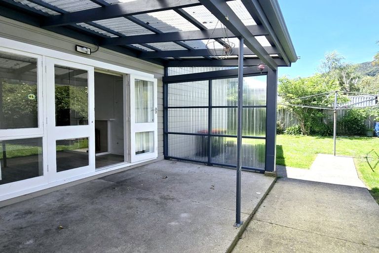 Photo of property in 16 Buller Street, Picton, 7220