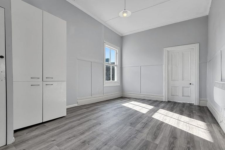 Photo of property in 73 Oxford Street, Levin, 5510