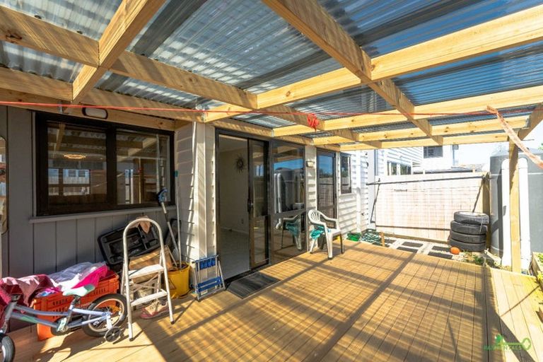 Photo of property in 41a Scotts Road, Manurewa East, Auckland, 2102