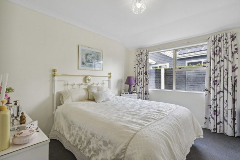 Photo of property in 12 Ruru Place, Levin, 5510