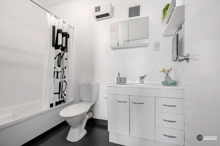 Photo of property in Hobson Court Flats, 47/70 Hobson Street, Thorndon, Wellington, 6011