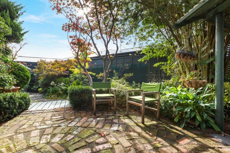 Photo of property in 12b Saint Hill Lane, Havelock North, 4130