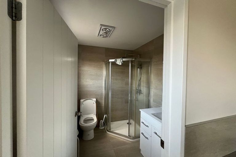 Photo of property in 9 Waterview Road, Favona, Auckland, 2024