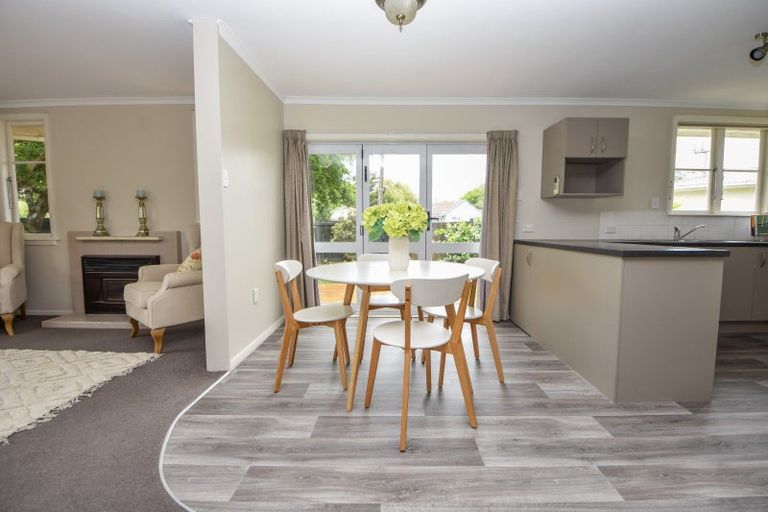 Photo of property in 89 Victoria Street, Carterton, 5713