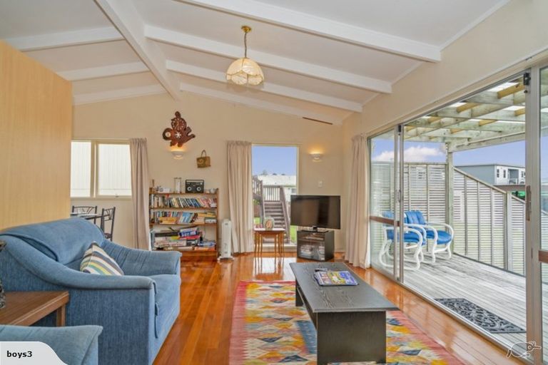 Photo of property in 9 Captain Cook Road, Cooks Beach, Whitianga, 3591