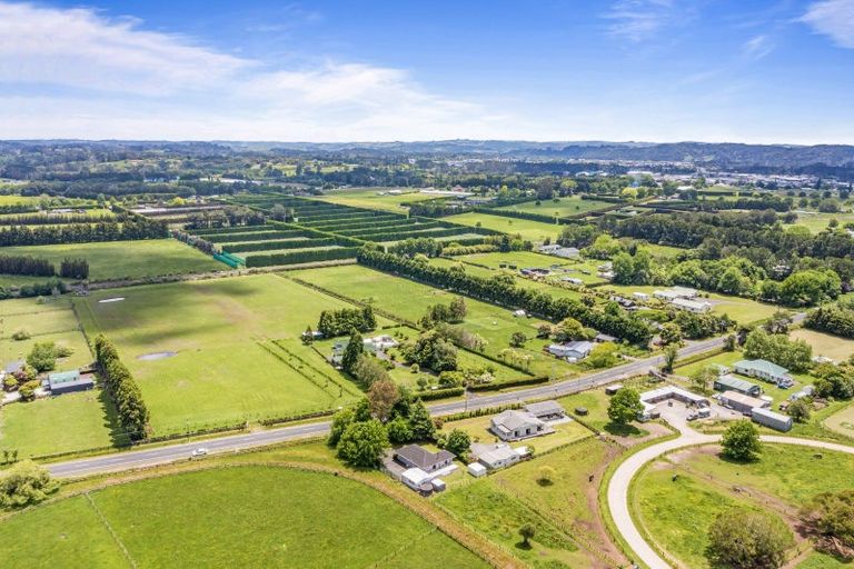 Photo of property in 113 Boord Crescent, Kumeu, 0891