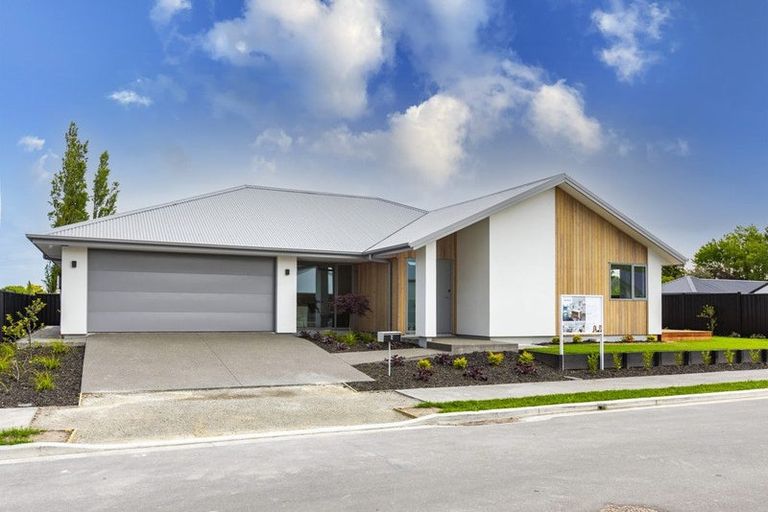 Photo of property in 12 Elsie Lange Way, Casebrook, Christchurch, 8051