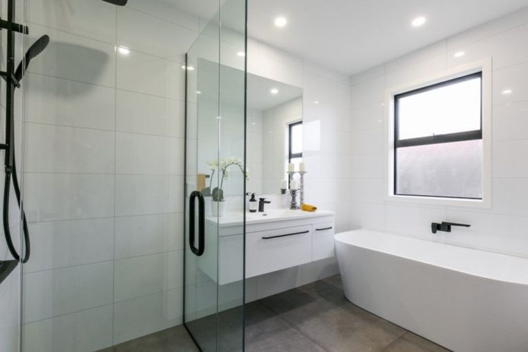 Photo of property in 11 Hurunui Drive, Te Awa, Napier, 4110