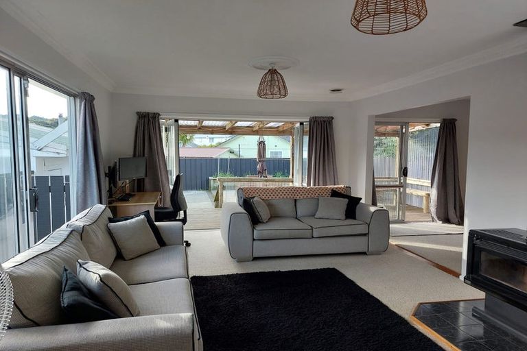 Photo of property in 9 Mitimiti Grove, Wainuiomata, Lower Hutt, 5014