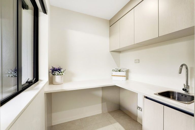 Photo of property in 72 Te Oneroa Way, Long Bay, Auckland, 0630