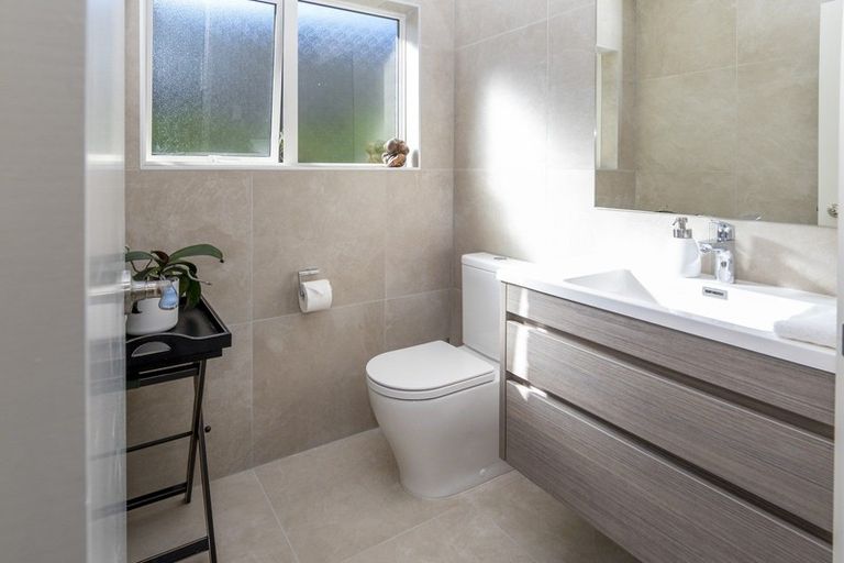 Photo of property in 2/8 Gills Road, Bucklands Beach, Auckland, 2014