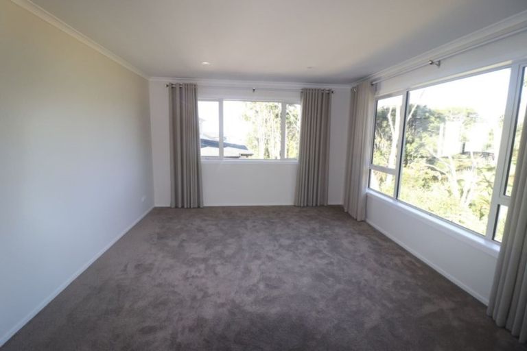 Photo of property in 36 Mettam Drive, Swanson, Auckland, 0614