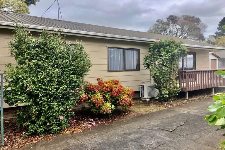Photo of property in 14 Oakmont Place, Wattle Downs, Auckland, 2103