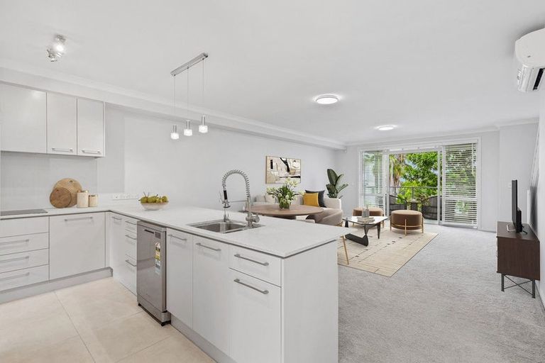 Photo of property in 29 Landmark Terrace, Orewa, 0931