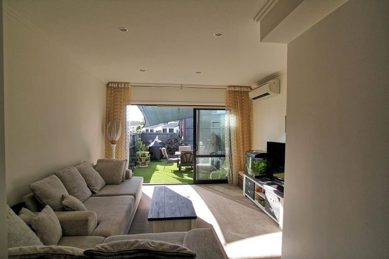 Photo of property in 3 Frances Bryers Road, Hobsonville, Auckland, 0616