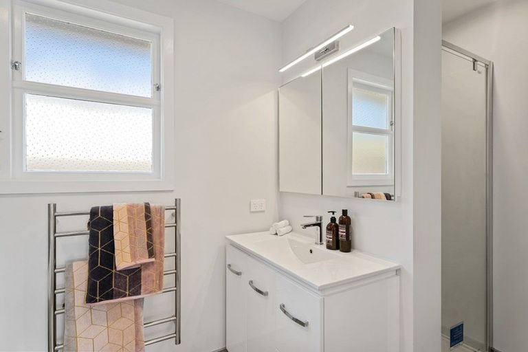 Photo of property in 2 Whanake Street, Titahi Bay, Porirua, 5022