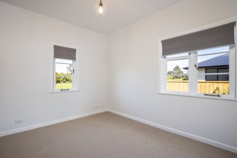 Photo of property in 5 Toutouwai Lane, Inglewood, 4330