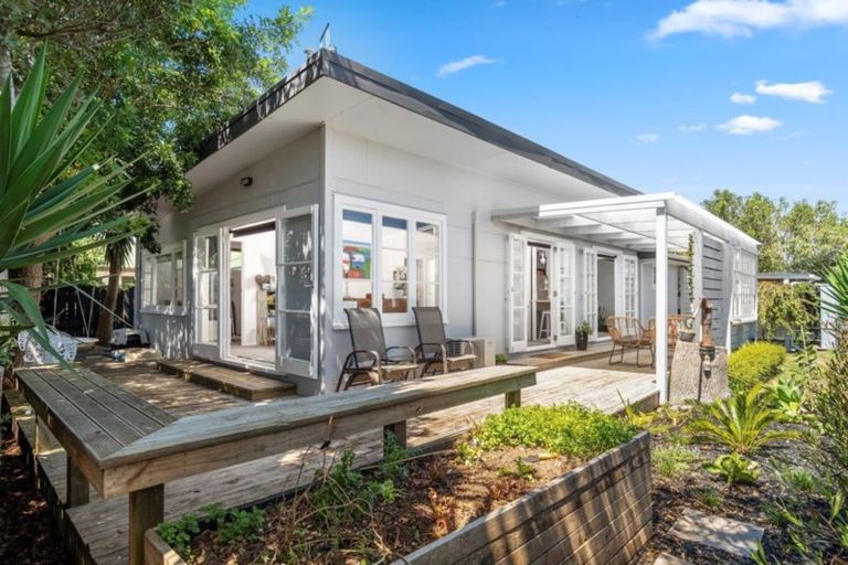 Photo of property in 12b Lyn Grove, Papamoa Beach, Papamoa, 3118