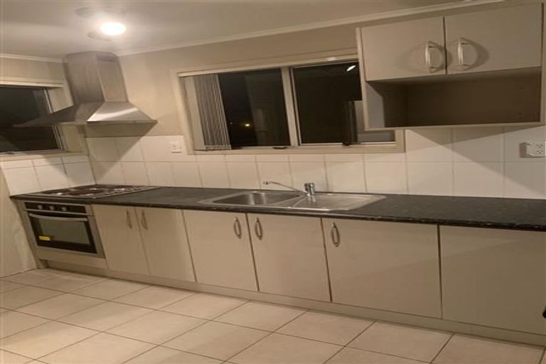 Photo of property in 3/152 Lincoln Road, Henderson, Auckland, 0610