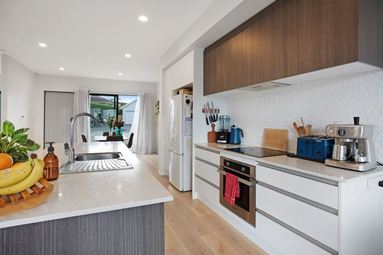 Photo of property in 7b Podgora Avenue, Kumeu, 0810