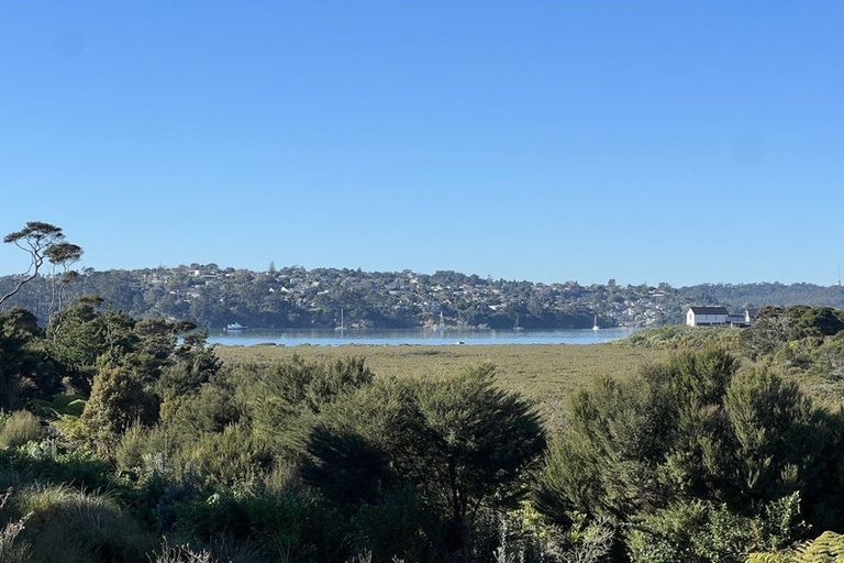 Photo of property in 18 Pukeko Road, Hobsonville, 0616