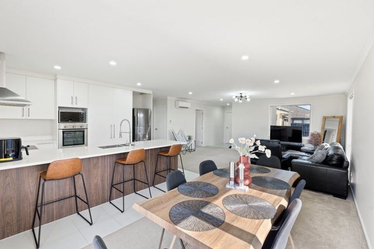 Photo of property in 4 Captain Mitchell Drive, Opaheke, Papakura, 2113