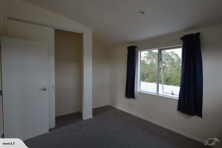 Photo of property in 4b/20 Ian Marwick Place, Birkenhead, Auckland, 0626