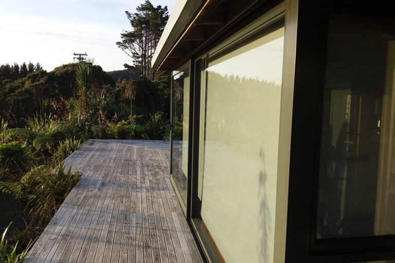 Photo of property in 126 Lone Kauri Road, Karekare, Auckland, 0772