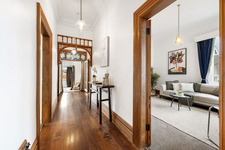 Photo of property in 35 Plunket Street, Kelburn, Wellington, 6012