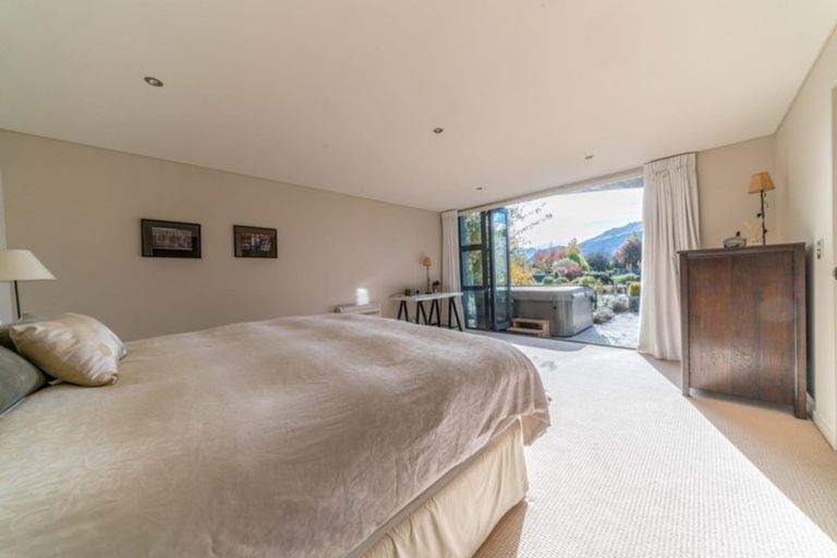 Photo of property in 1 Waimana Place, Wanaka, 9305