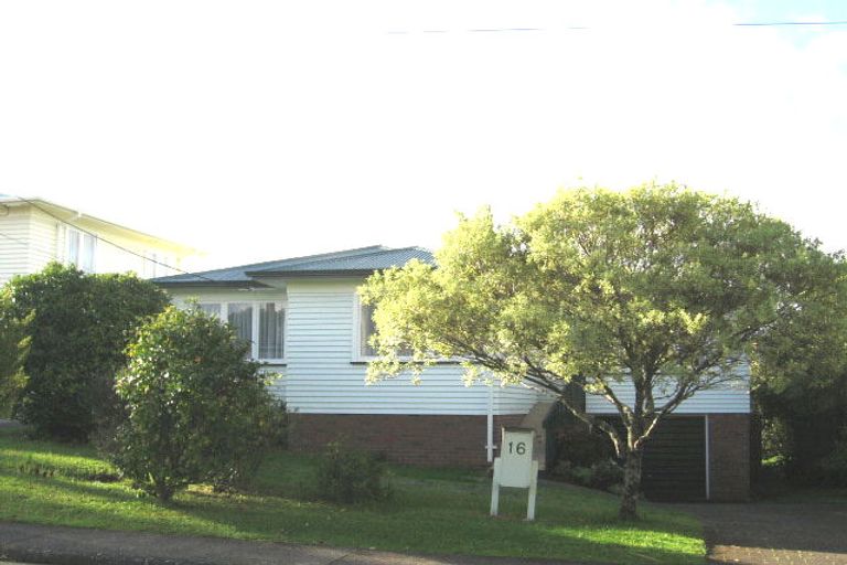 Photo of property in 16 Woodford Avenue, Henderson, Auckland, 0610