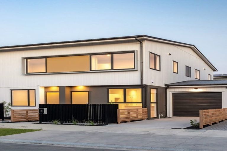 Photo of property in 25 Pukewhero Rise, Westgate, Auckland, 0614