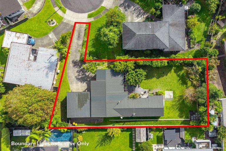 Photo of property in 13 Tyrian Close, Half Moon Bay, Auckland, 2012